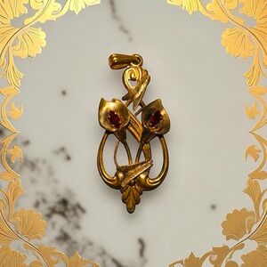 Elegant ANTIQUE Gold tone  Calla Lilly Floral Pendant with synthetic garnets?